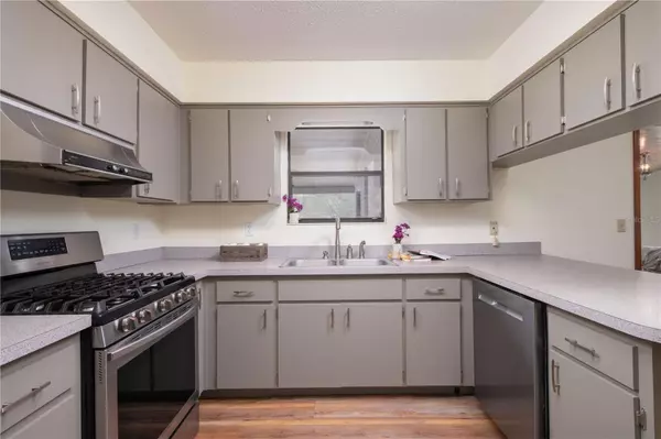 5769 NE 52ND PL High Springs, FL 32643