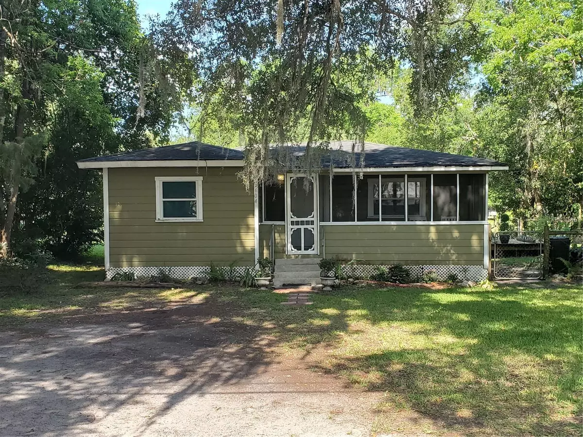 Micanopy, FL 32667,604 NE 1ST ST