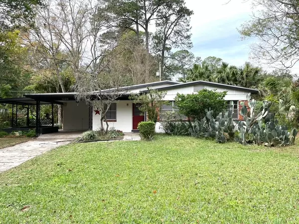 1326 NE 14TH ST, Gainesville, FL 32601