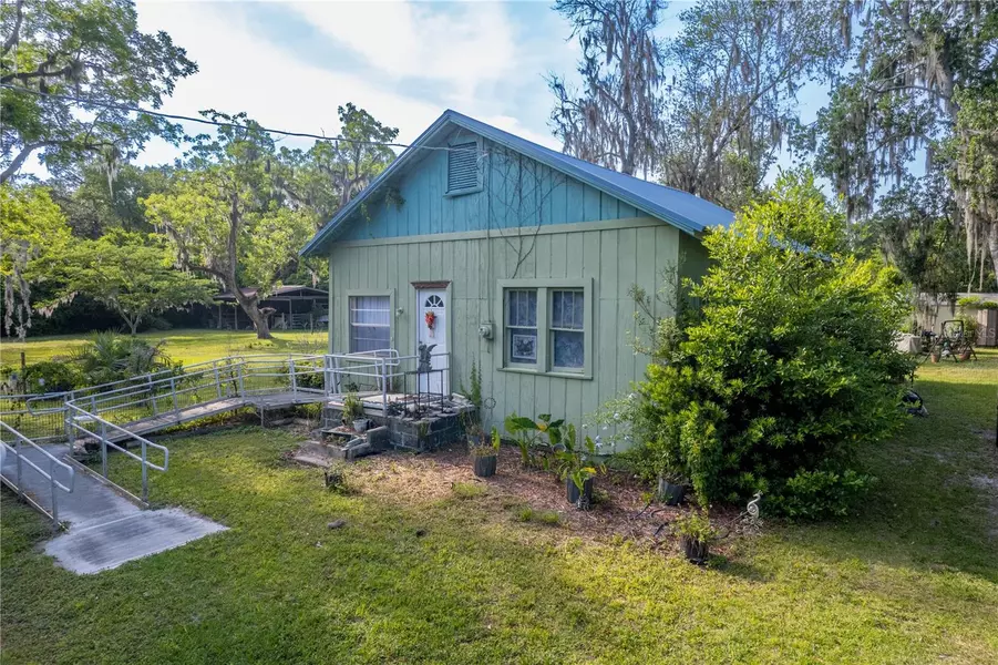 6643 SE COUNTY ROAD 18, Hampton, FL 32044