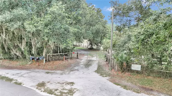 Lake Panasoffkee, FL 33538,7963 CR 247