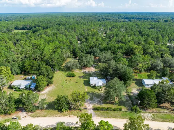 Melrose, FL 32666,111 COUNTRY LIVING CIR