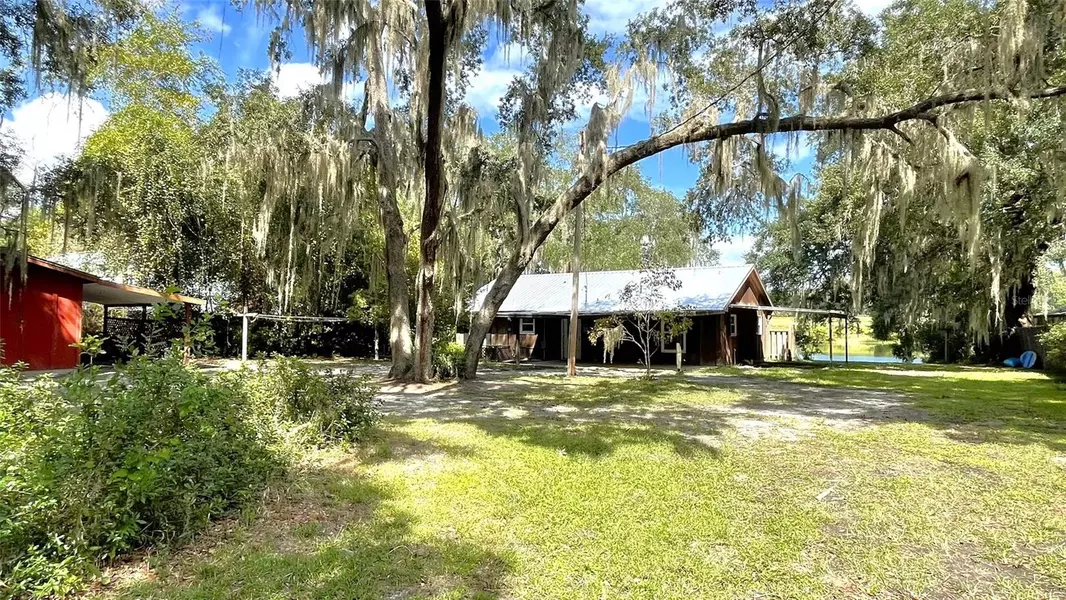 151 TWIN LAKES RD, Hawthorne, FL 32640