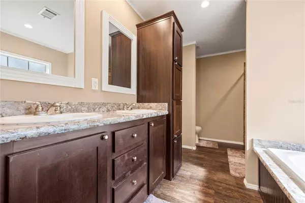 Hawthorne, FL 32640,221 MAGNOLIA RD