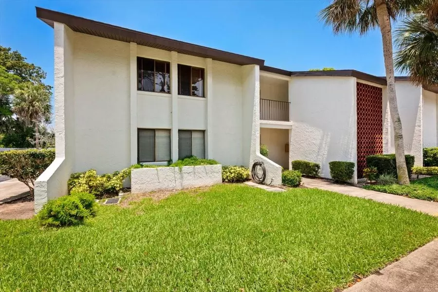 1 TOMOKA OAKS BLVD #102, Ormond Beach, FL 32174