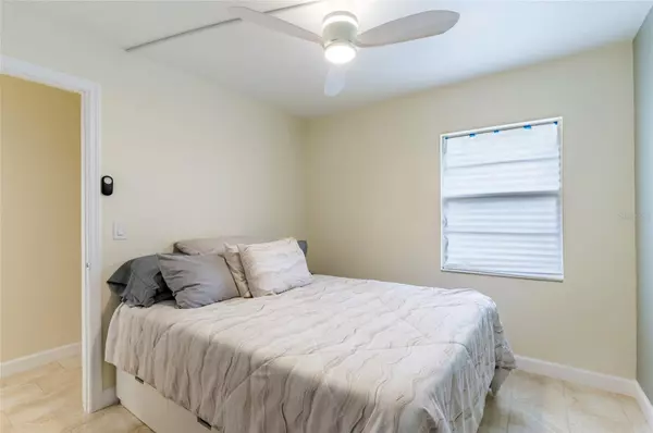 Tampa, FL 33617,7182 E BANK DR #7-103
