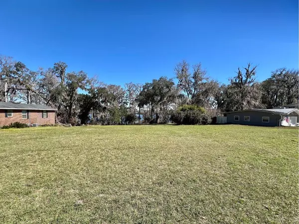 1585 SE INGLEWOOD AVE,  Lake City,  FL 32025