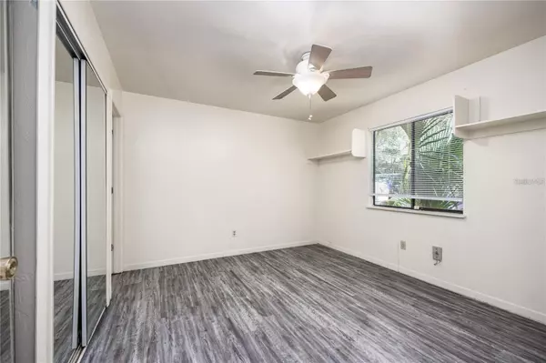 Gainesville, FL 32601,127 SE 16TH AVE #S-105