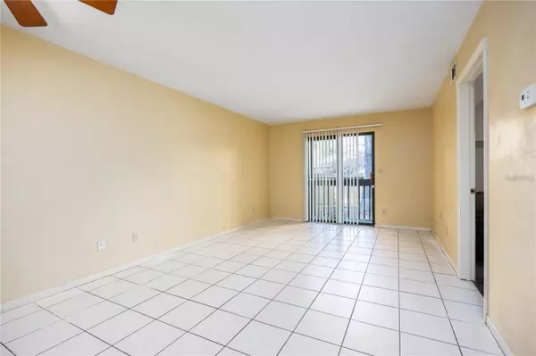 Gainesville, FL 32601,127 SE 16TH AVE #S-105