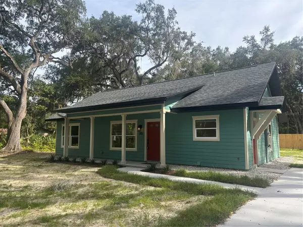 301 NW 5TH ST, Micanopy, FL 32667