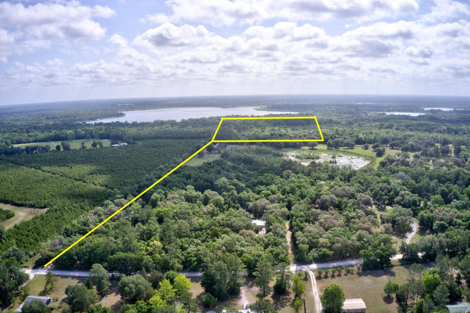 Hawthorne, FL 32640,8903 SE 225TH DR