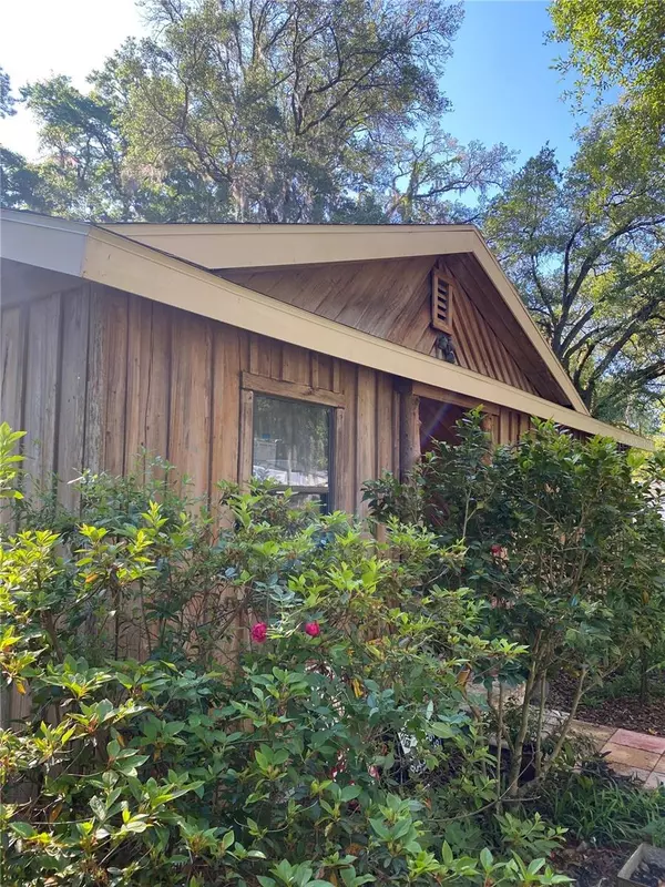 Gainesville, FL 32601,1231 NE 9TH STREET