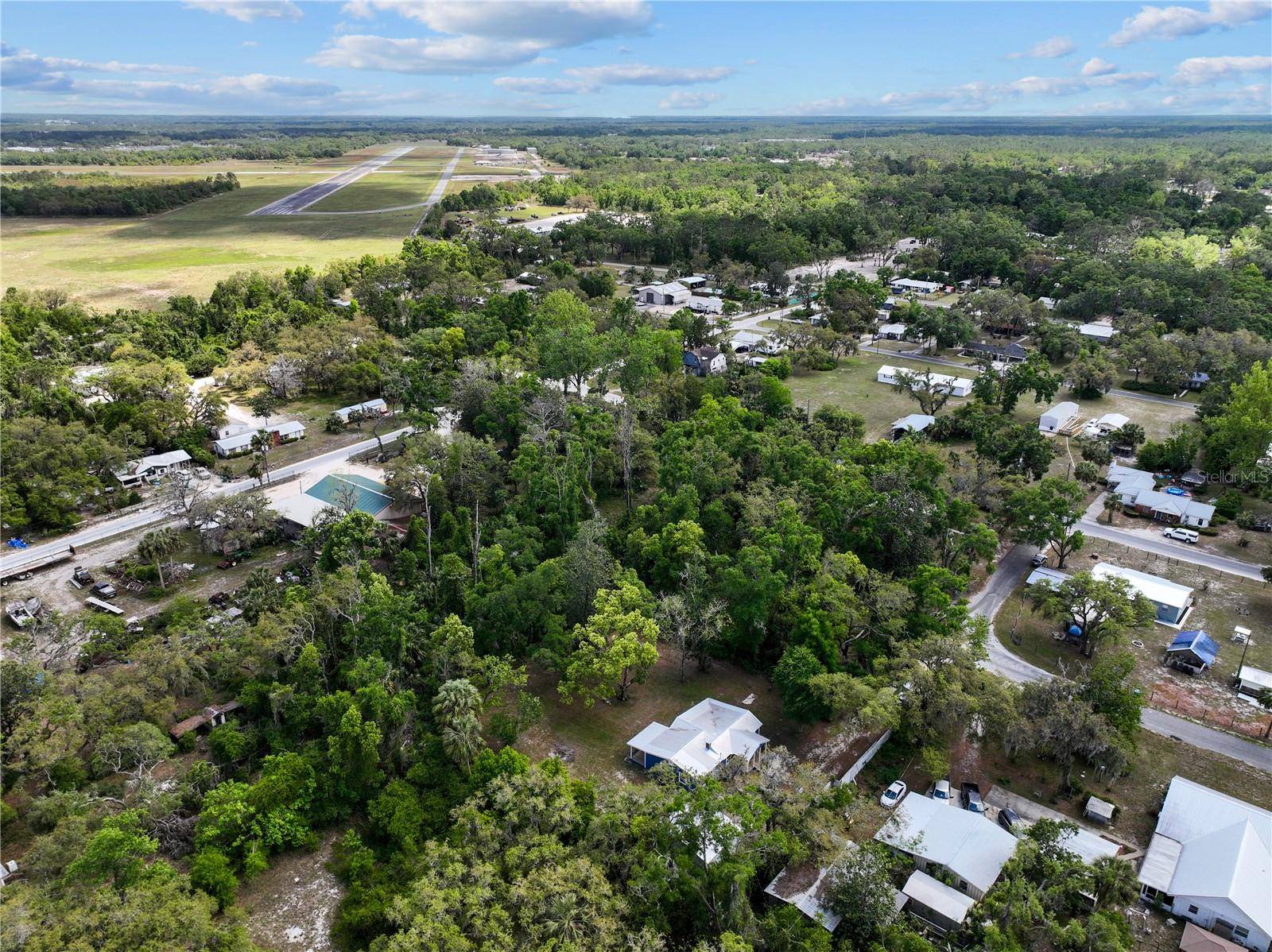 Cross City, FL 32628,464 NE 144TH ST