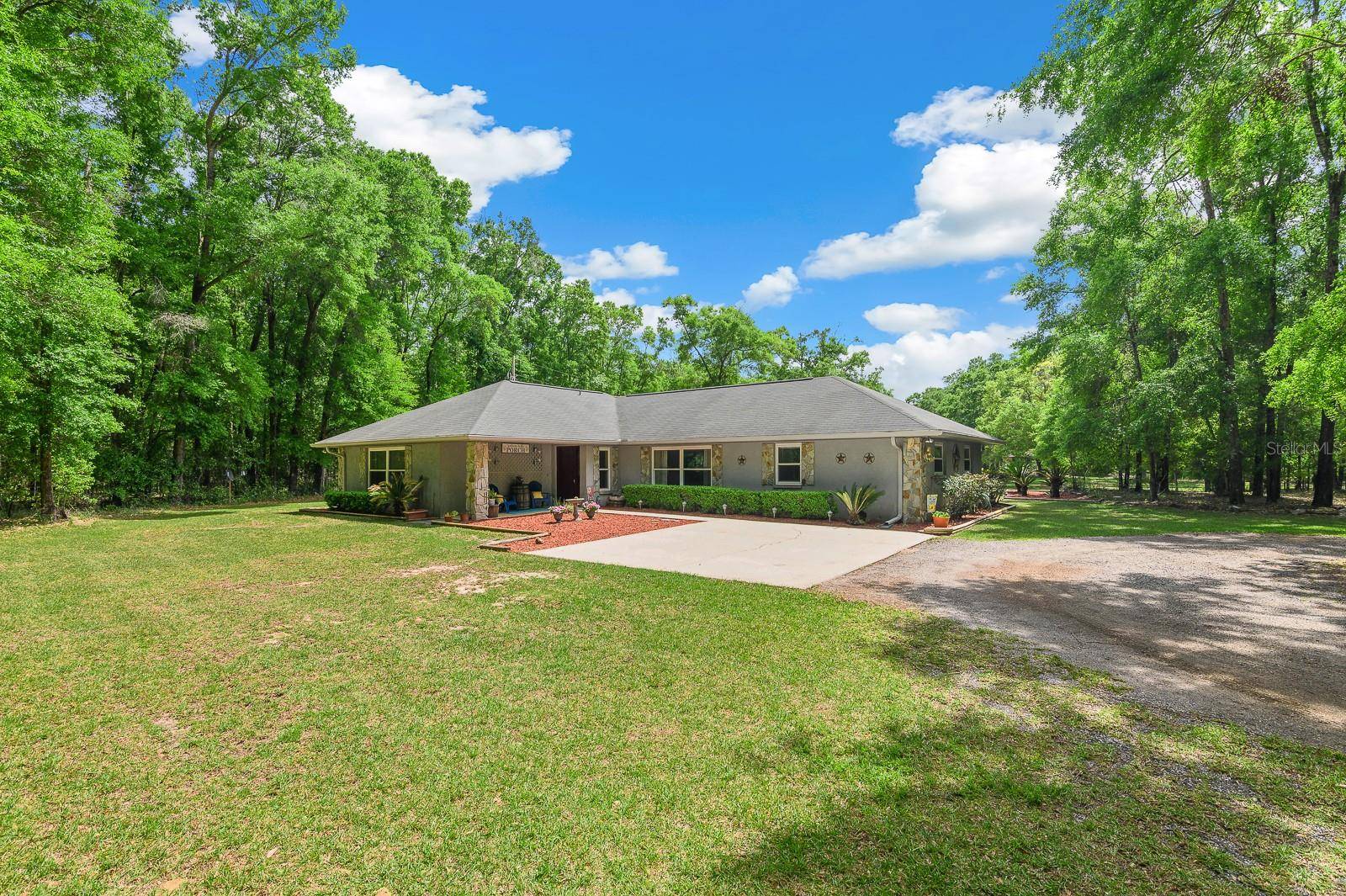 23719 NW 142ND AVE, High Springs, FL 32643