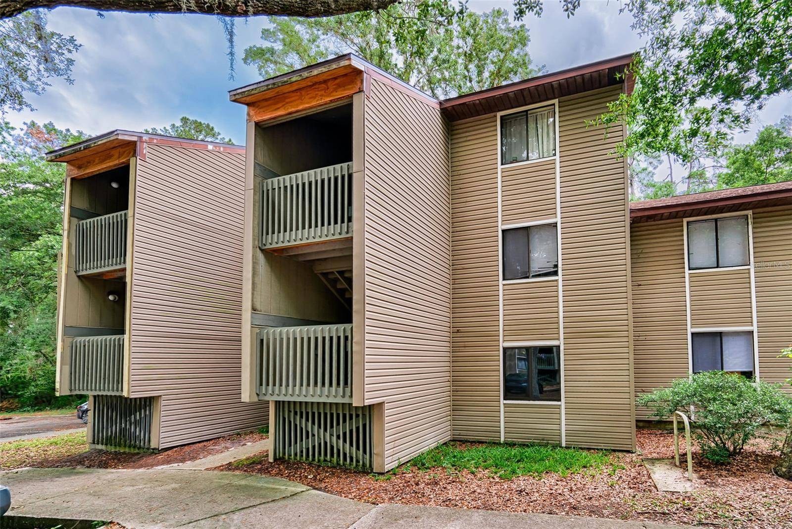 Gainesville, FL 32601,105 SE 16TH AVE #N103