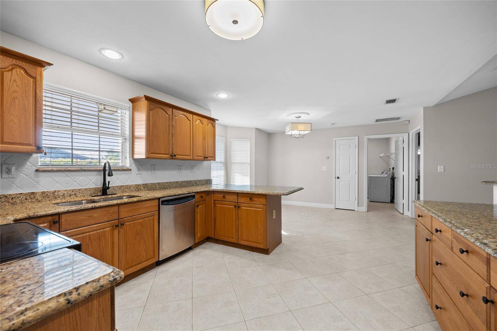 Newberry, FL 32669,484 NW 232ND TER