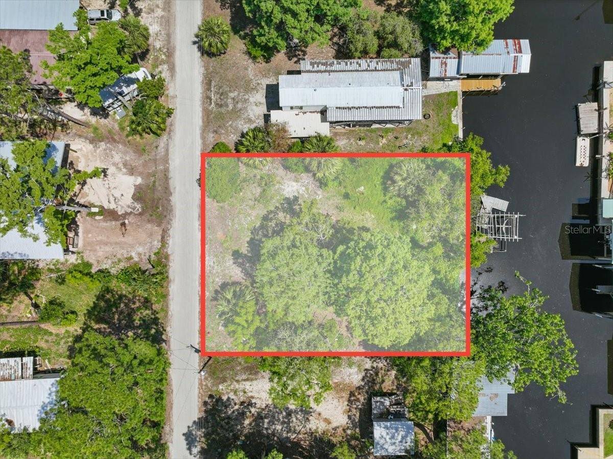 Suwannee, FL 32692,355 SE 241 ST