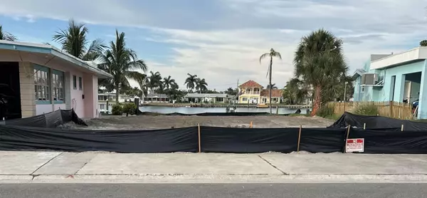 11075 3RD ST E, Treasure Island, FL 33706