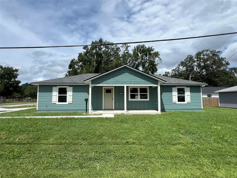 18210 DOUGLASS ST, High Springs, FL 32643