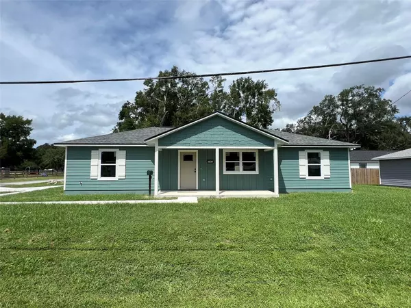 18210 DOUGLASS ST, High Springs, FL 32643