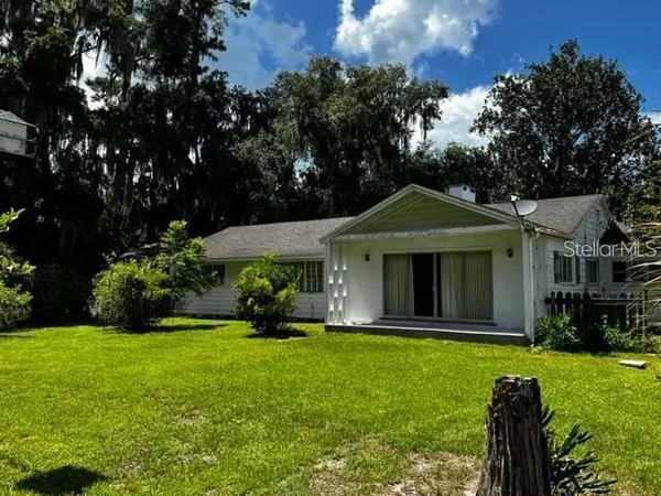 6434 AVE G  OR NW HWY 320, Mc Intosh, FL 32664