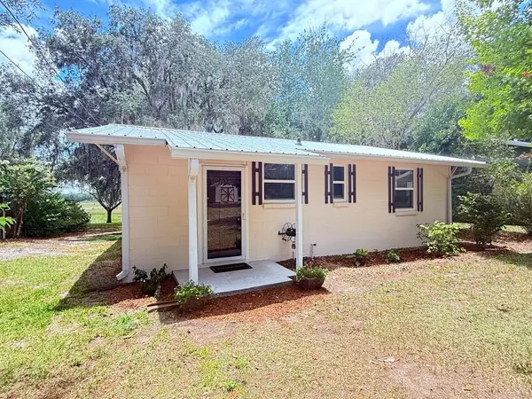 115 2ND ST, Melrose, FL 32666