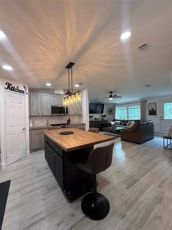 Bronson, FL 32621,8410 NE 102ND CT