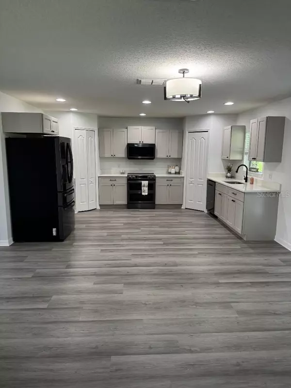 Alachua, FL 32615,14384 NW 160 LN