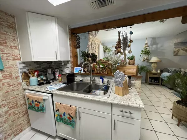 Gainesville, FL 32607,7200 SW 8TH AVE #P102