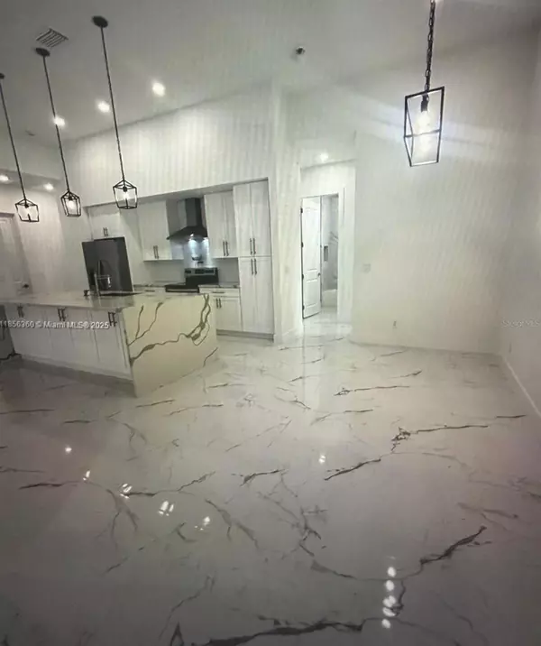 Cape Coral, FL 33993,4304 NW 27 LN