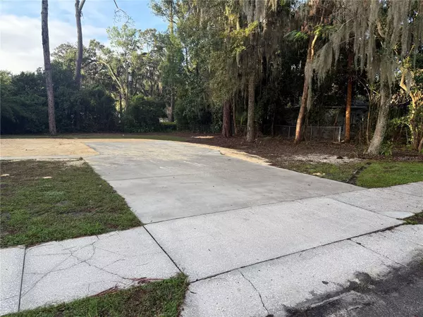 NW 7TH AVE, Gainesville, FL 32603