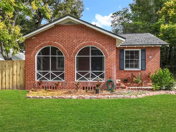 2057 SOUTHAMPTON RD, Jacksonville, FL 32207