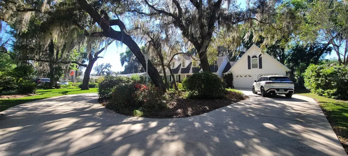 Melrose, FL 32666,436 SE 4TH AVE