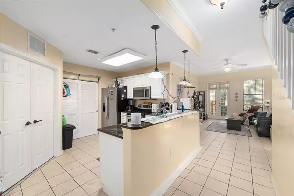 Gainesville, FL 32603,1418 NW 3RD AVE #303