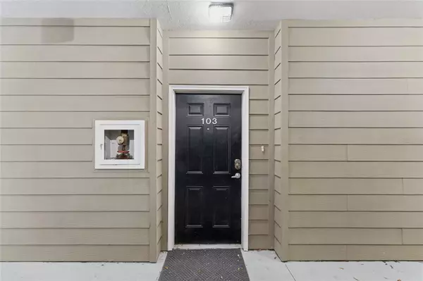 Gainesville, FL 32601,1142 SW 9TH RD #103