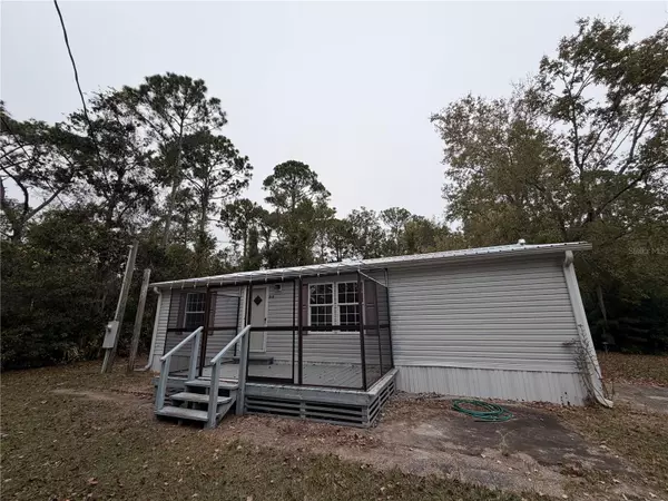 Crescent City, FL 32112,212 PARADISE SHORES RD