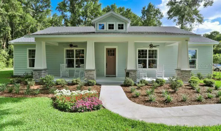 327 W WASHINGTON AVE, Lake Helen, FL 32744