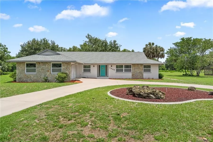 7606 W GOLF CLUB ST, Crystal River, FL 34429