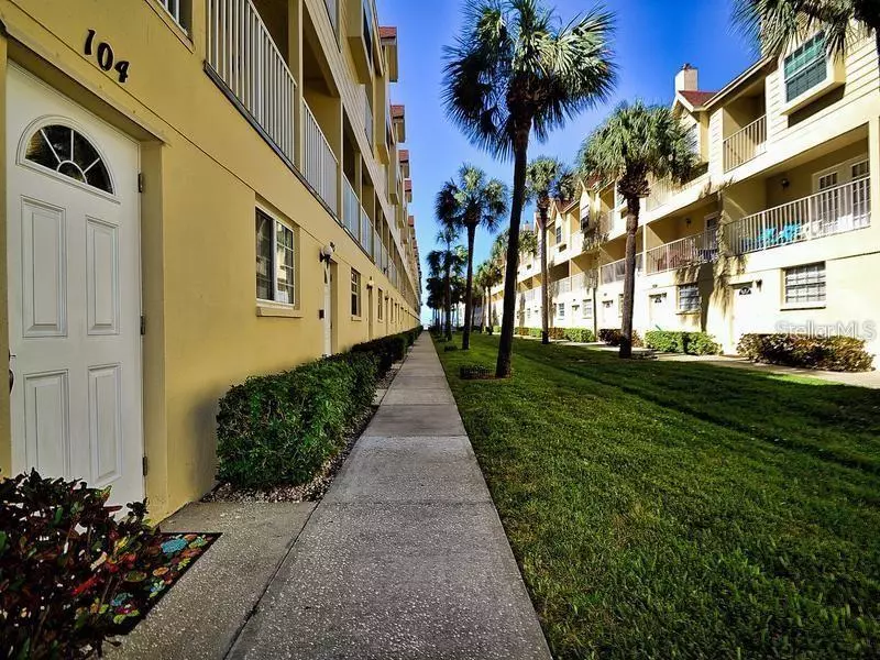 17960 GULF BLVD #104, Redington Shores, FL 33708