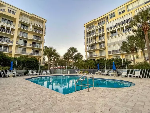 7872 SAILBOAT KEY BLVD S #102, South Pasadena, FL 33707