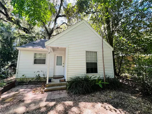 12 NW 27TH TER, Gainesville, FL 32607