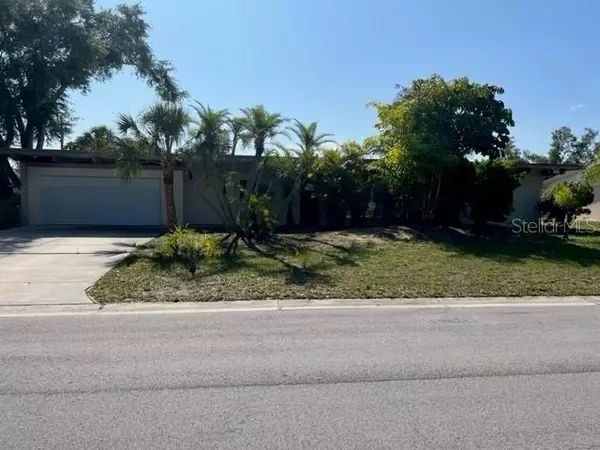 2325 RIVER RIDGE DR, Sarasota, FL 34239