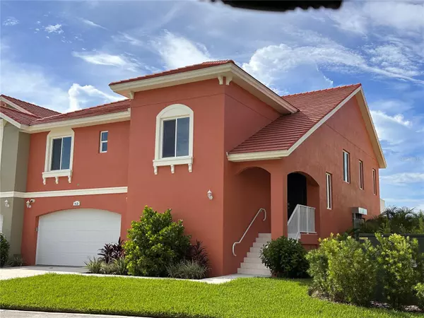 9 FRANKLIN CT S #D, St Petersburg, FL 33711