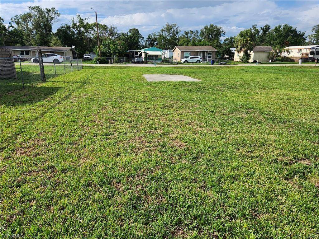 333 STOCKTON ST,  North Fort Myers,  FL 33903