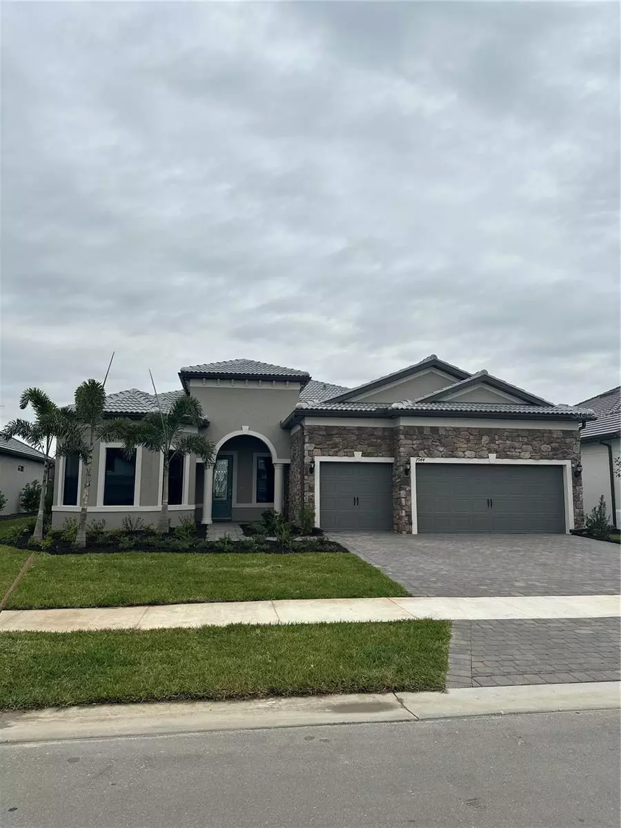 Sarasota, FL 34240,7944 SUNSET PINES DR