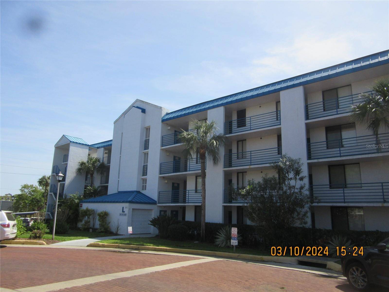 2424 W TAMPA BAY BLVD #L101,  Tampa,  FL 33607
