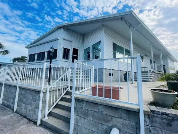 6716 MARINA DR, Bradenton, FL 34207