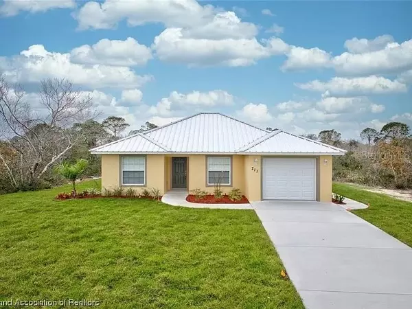 Lake Placid, FL 33852,211 BUCHANAN AVE NE