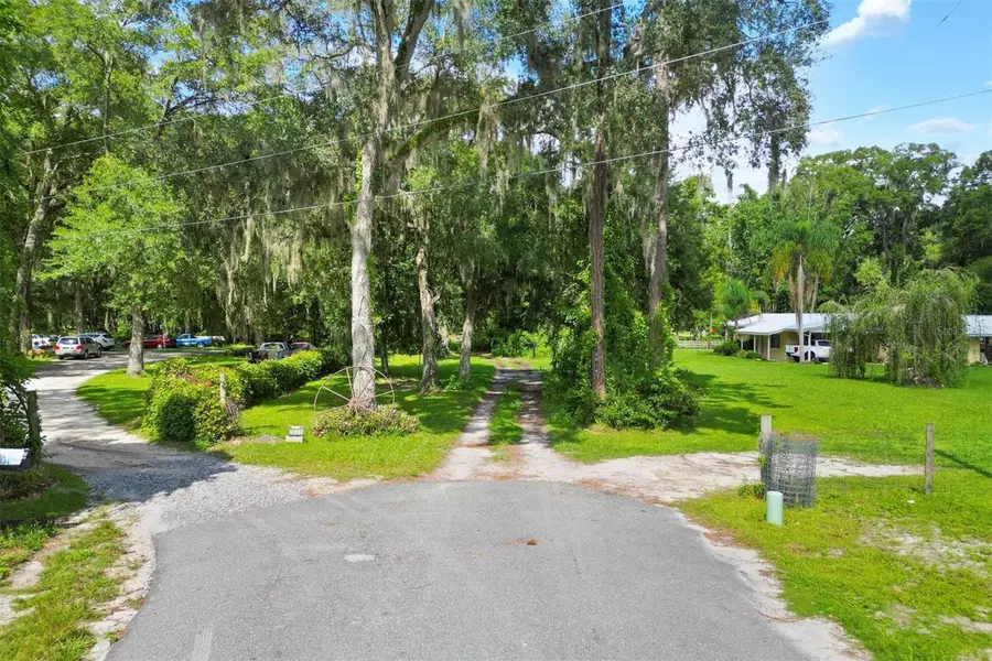 CR 466A, Lake Panasoffkee, FL 33538