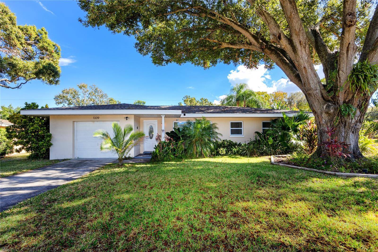 1339 BUCKINGHAM DR, Clearwater, FL 33756